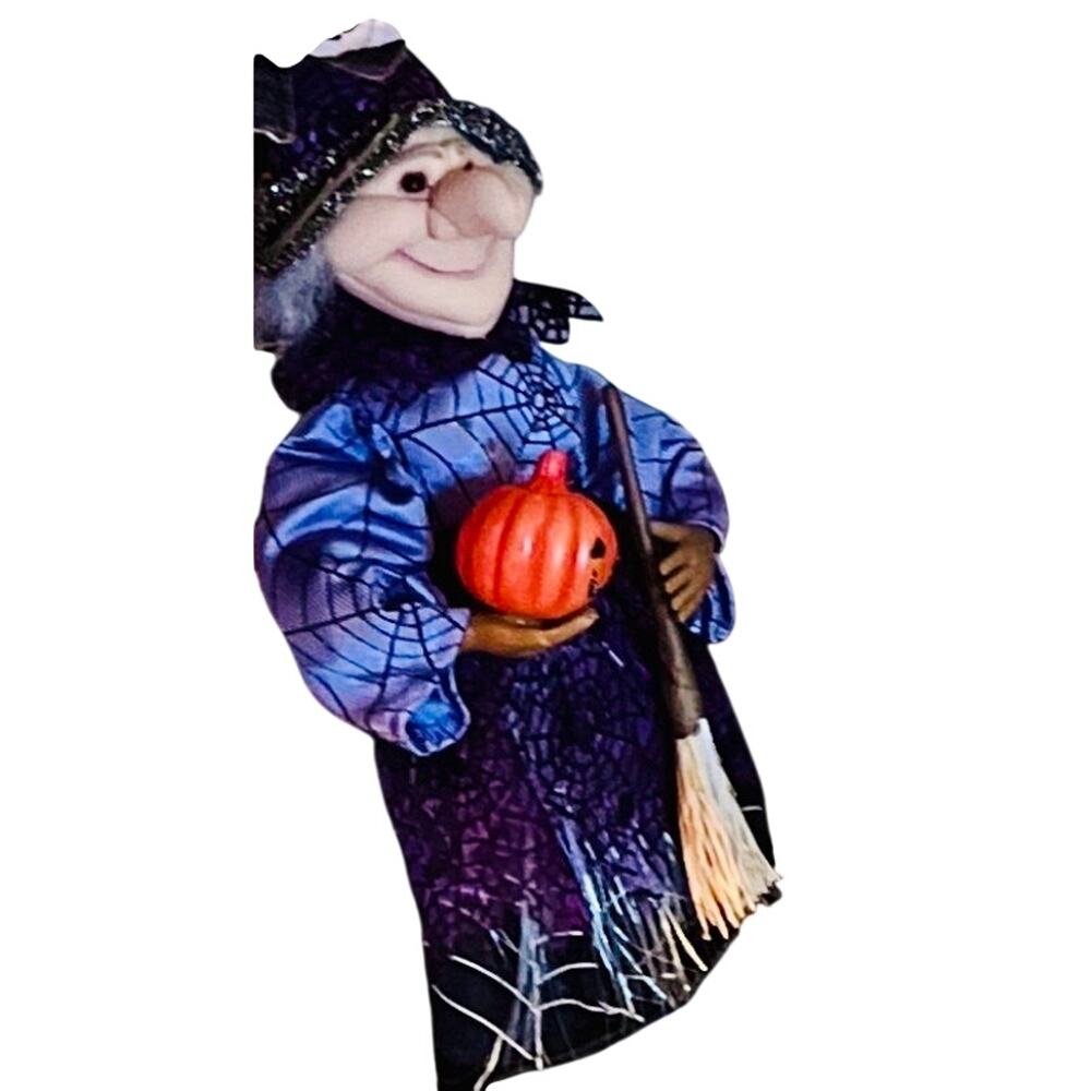 Witch figure Lady, grandmother, CRONE Shell sitter fiber-optic lights up